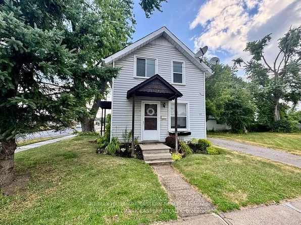 822 Saint Marys St, Peterborough, ON K9J 4H3