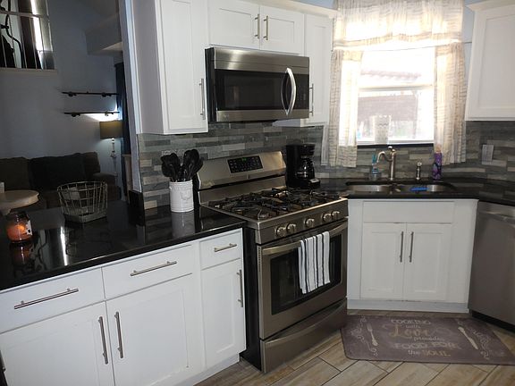5th image of 1780 Dean Jones St