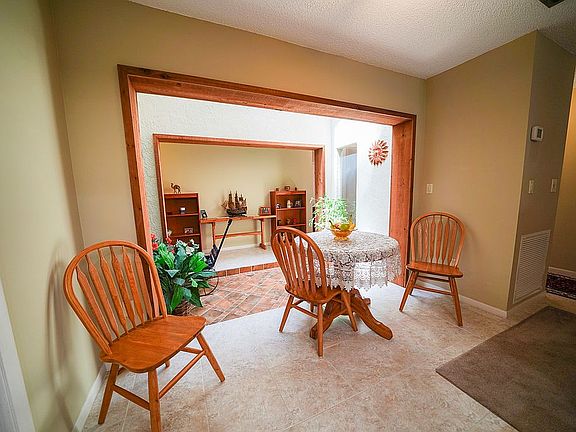 Kitchen nook