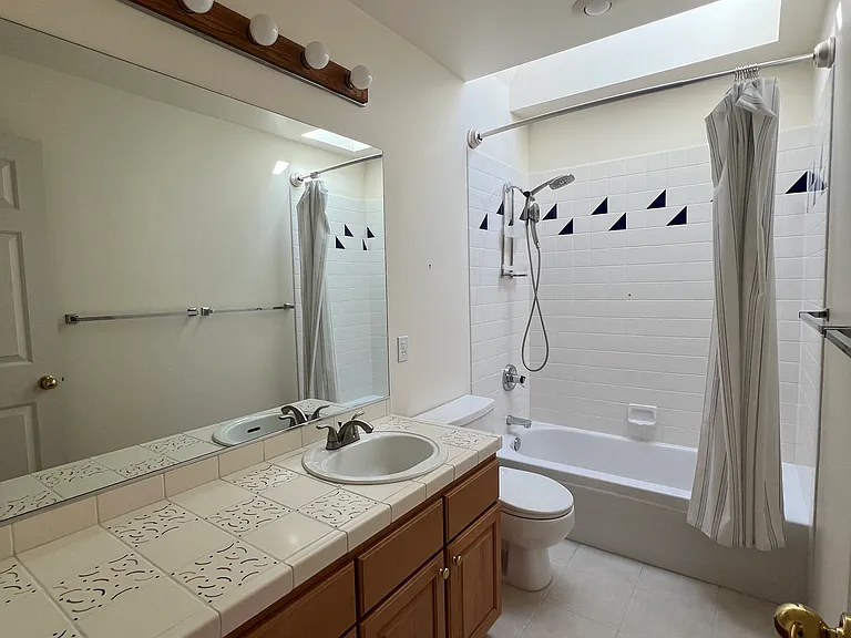 7607 NE 125th St — Photo 24