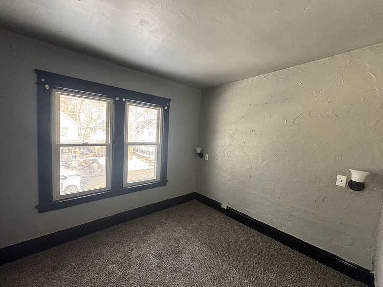 9808 Columbia Ave — Photo 6