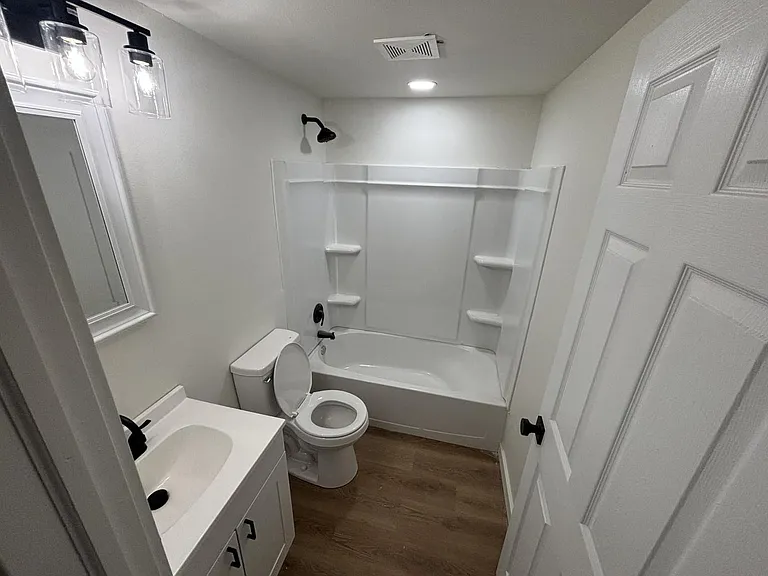 1040 Harding Blvd — Photo 4