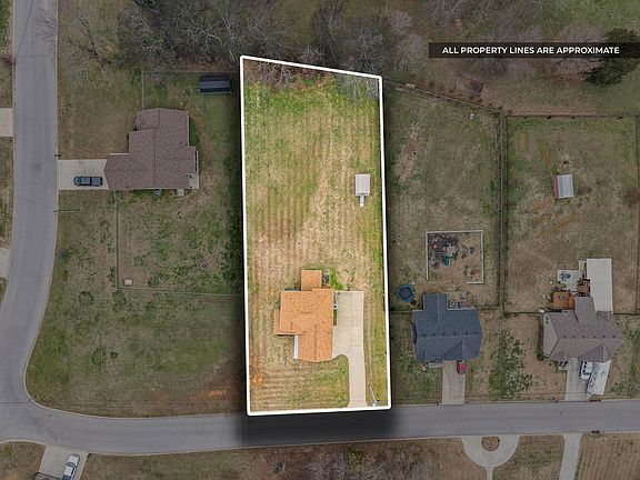 3rd image of 1395 Holden Dr