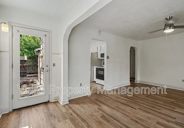 2151 Winter St SE — Photo 9