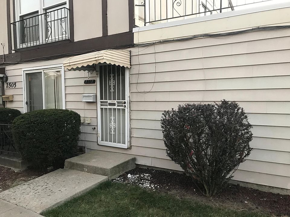 1st image of 2507 Spruce Ln