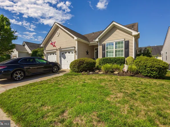 233 Night Hawk Cir, West Deptford, NJ 08086