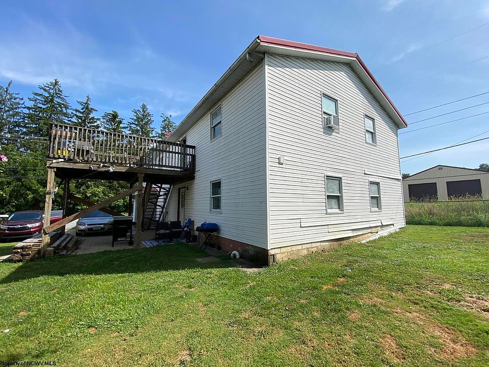 2nd image of 422 Brookhaven Rd