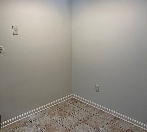 Kitchen table area