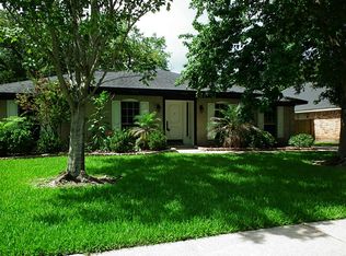 103 Anchusa St, Lake Jackson, TX 77566