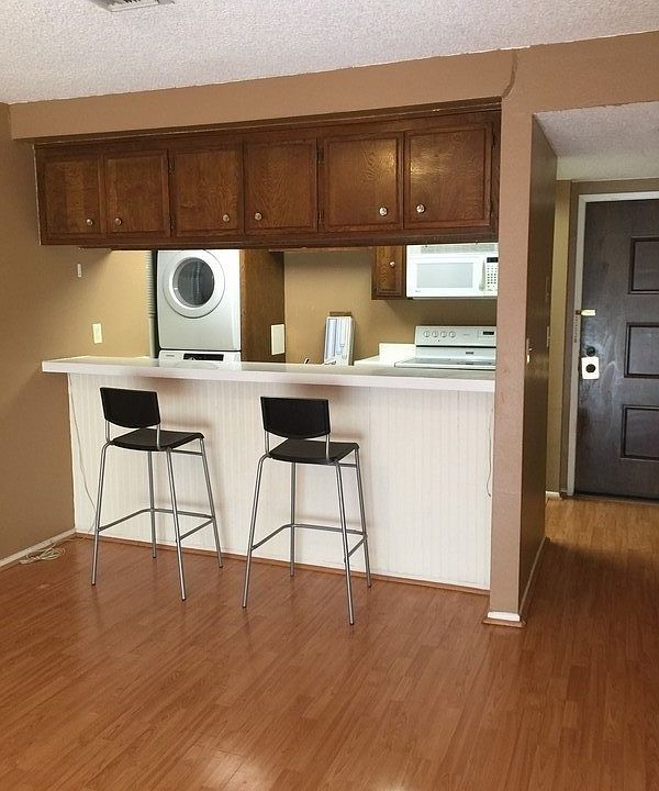 2nd image of 12113 Beverly Blvd Unit J