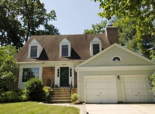 6008 Madawaska Rd, Bethesda, MD 20816