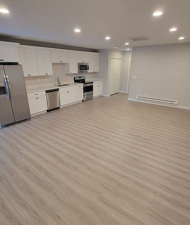 1st image of 855 W Nickerson St #10