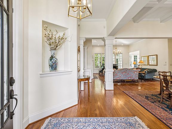 4th image of 333 Whitewater Way