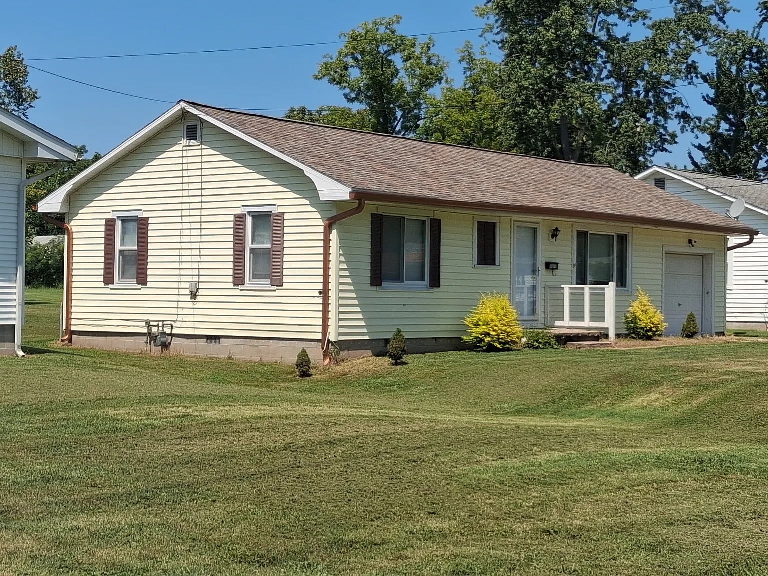 3 bed, 1080 sqft, $1,000 — Photo 2