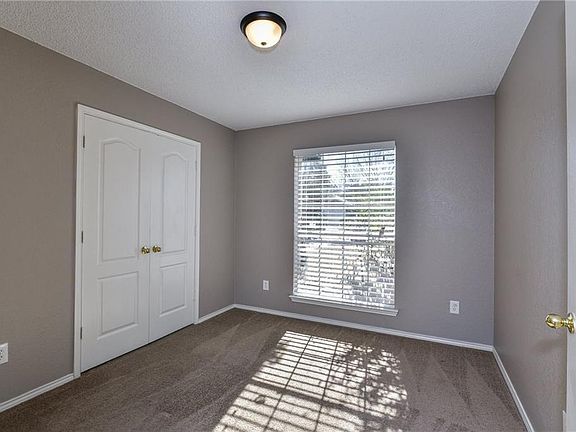 2nd image of 2105 E Greenspoint Ct
