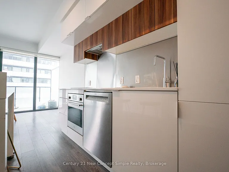 185 Roehampton Ave #2301 — Photo 4