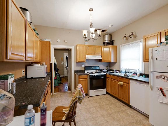 5th image of 1301 N Roosevelt Ave