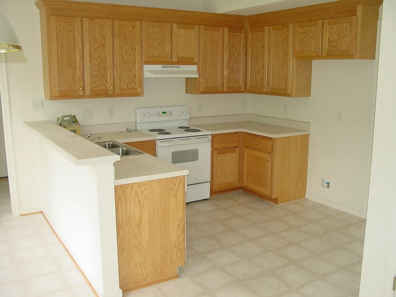 4 bed, 2.5 bath, 2100 sqft, $2,875 — Photo 4