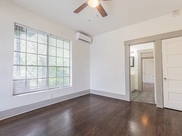 706 Canton — Photo 21