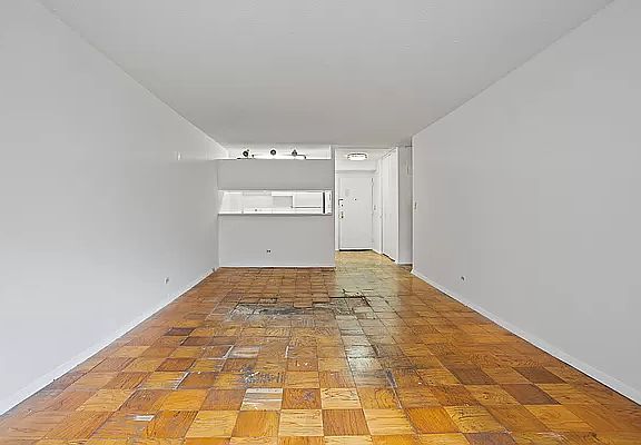 3rd image of 275 W 96th St APT 7A