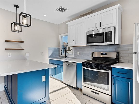 3rd image of 16 Hawthorne St