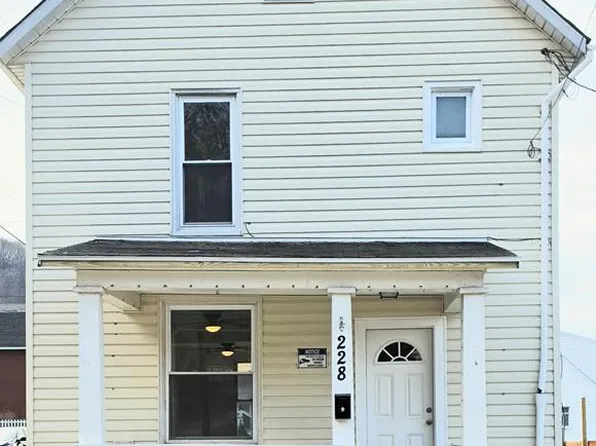 228 Stutzman St, Johnstown, PA 15906