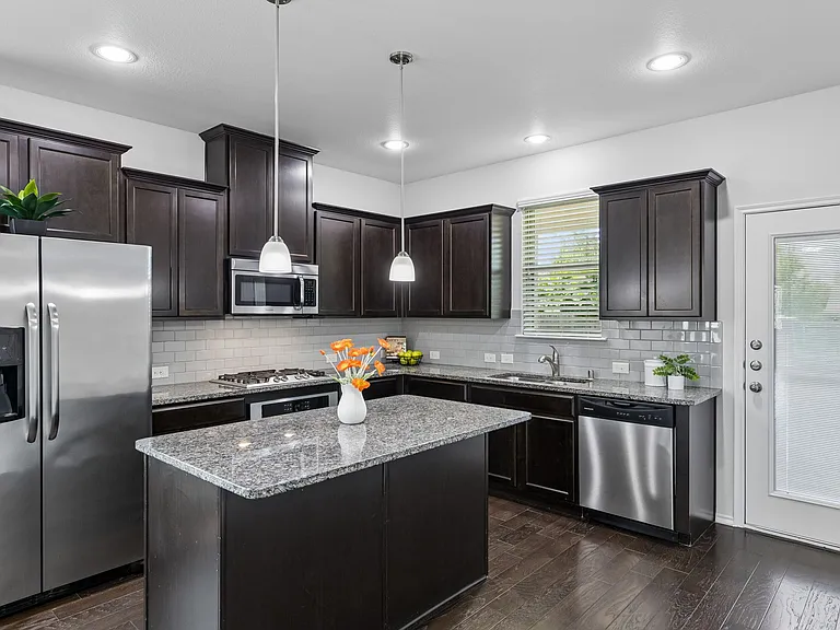 10212 Bennet Dr — Photo 10