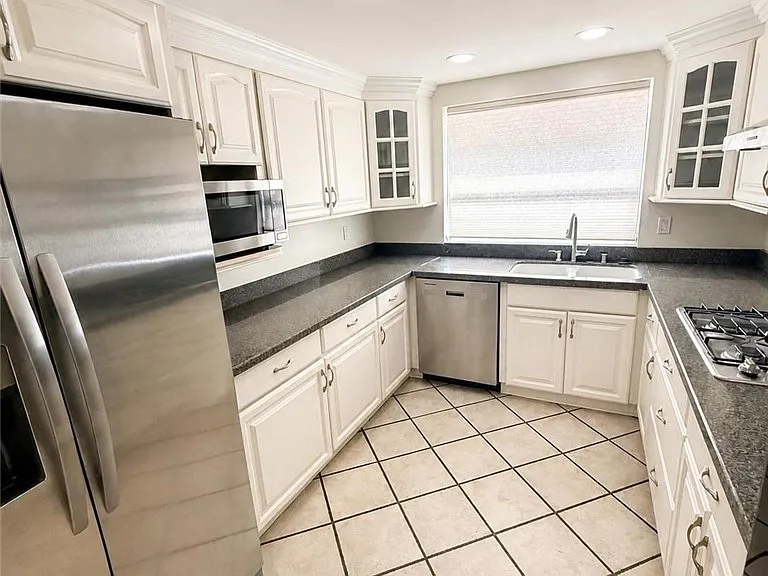 900 W Sierra Madre Ave — Photo 9