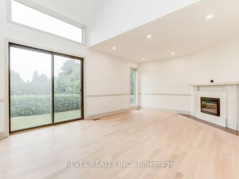 5 Sandhurst Ct — Photo 3