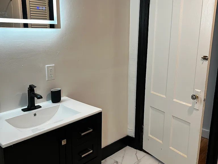 401 Waterman Ave #2 — Photo 4