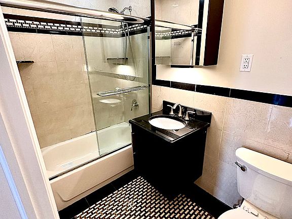 4th image of 701 Beach 9 St #2D