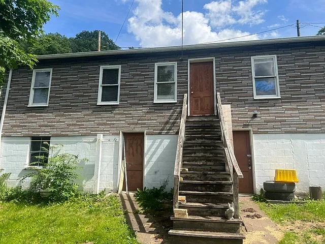 710 Temple St — Photo 27