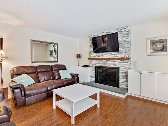 3rd image of 2532 Justin Ln