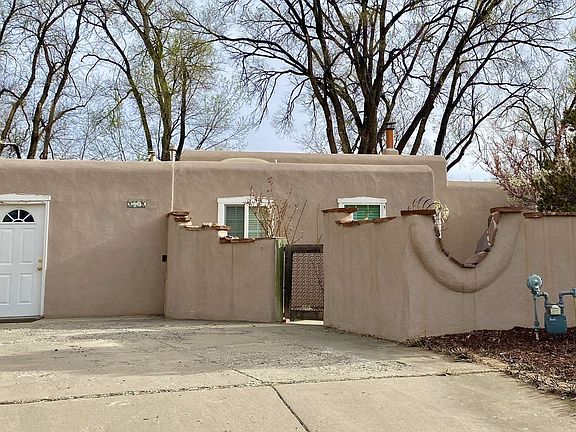 2nd image of 1042 Camino De Chelly