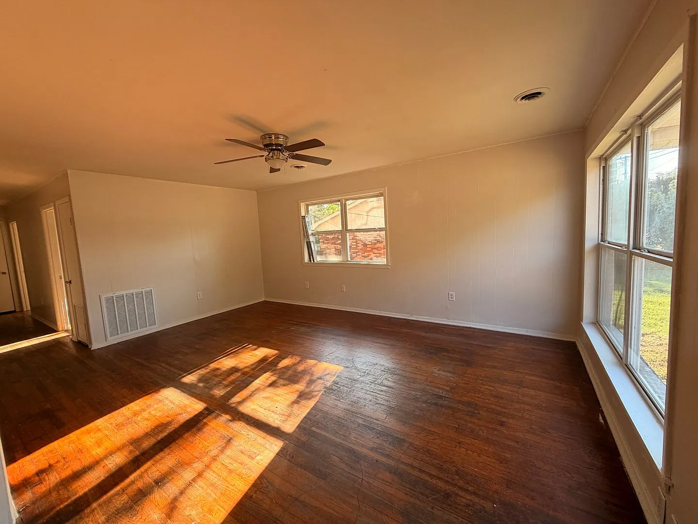 Charming 3-bedroom home in Russellville, AR — Photo 3