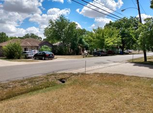 416 E Lake Dr, Taylor, TX 76574