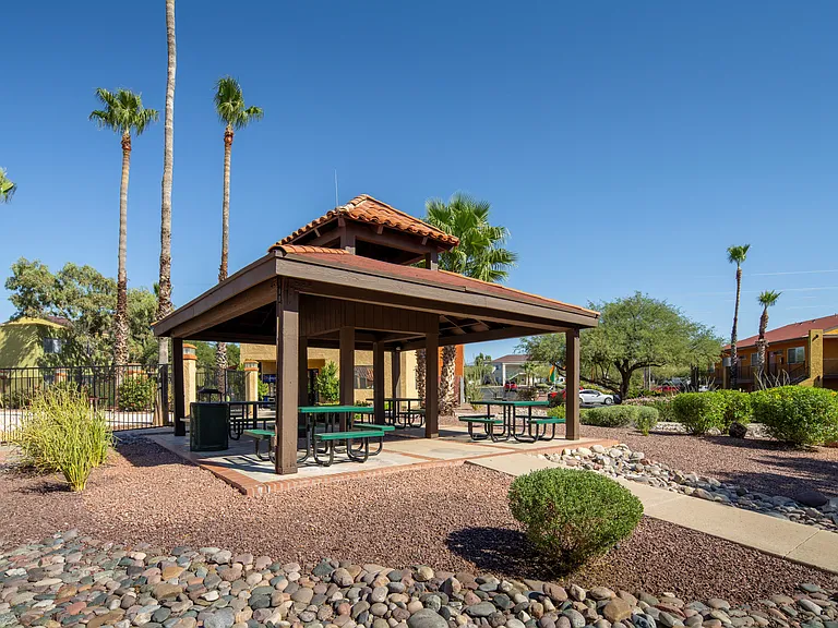 Pantano Crossing Apartments — Photo 6
