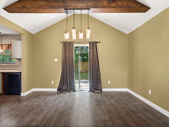 3rd image of 103 Clarence Ave