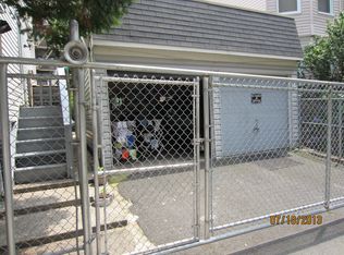 360 E 207th St, Bronx, NY 10467