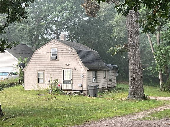 2nd image of 3543 Vineyard Ave NE