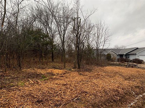 4th image of Skelton Dr