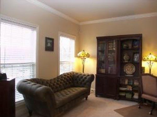 4th image of 549 Glen Abbey Blvd