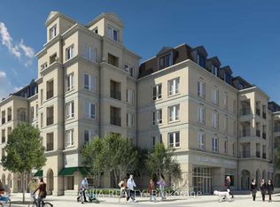 101 Cathedral High St #205, Markham, ON L6C 0P1