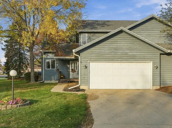 415 Sand Creek Dr N, Chesterton, IN 46304