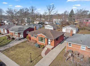 30610 Florence St, Garden City, MI 48135