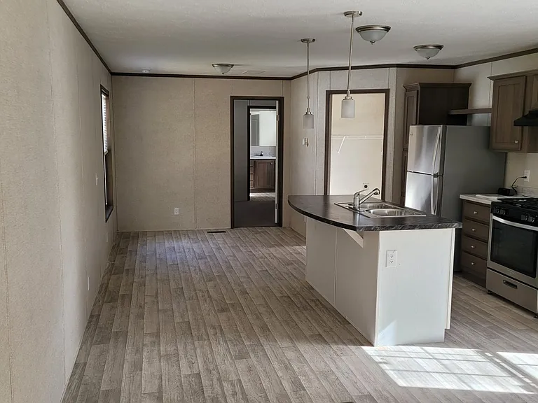 2801 S Stone Rd #52 — Photo 4