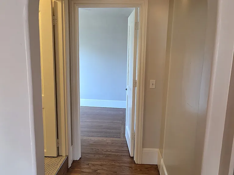 598 32nd St #1 — Photo 7