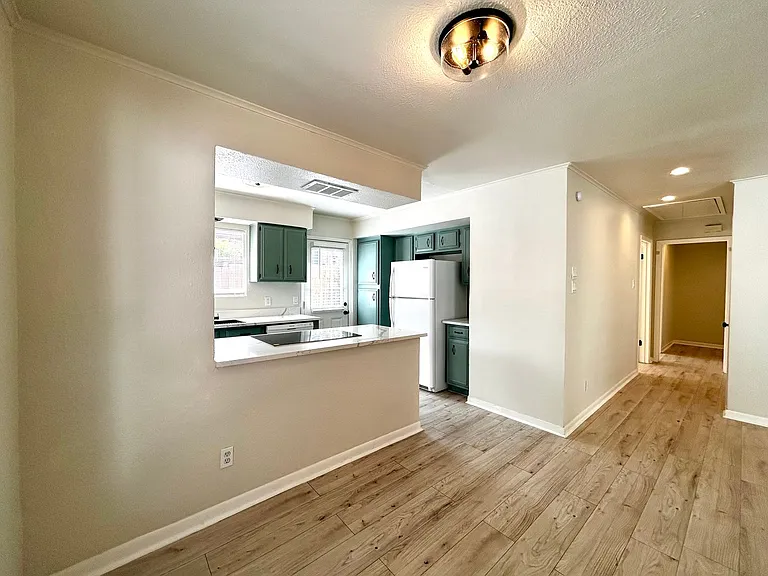 1005 W Martin Luther King Jr Blvd #B — Photo 16