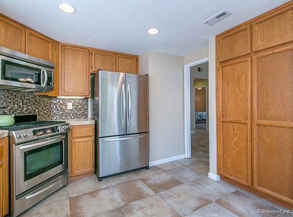 4th image of 8734 Creekwood Ln