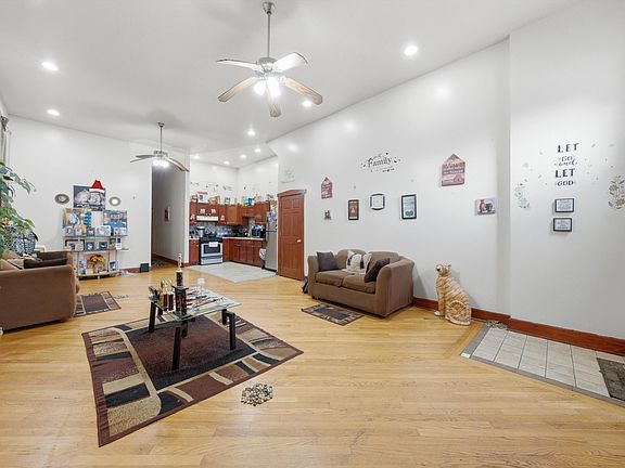 5th image of 1215 S Spaulding Ave